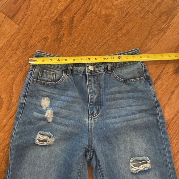 SHEIN size large wide legged jeans, very soft and comfy, distressed, high waist - Picture 5 of 12